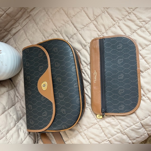 🩷Stunning Christian Dior Honeycomb Saddle Bag.❤️ - Picture 12 of 17